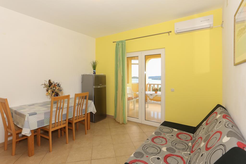Apartments Meri Seget Vranjica Ngoại thất bức ảnh